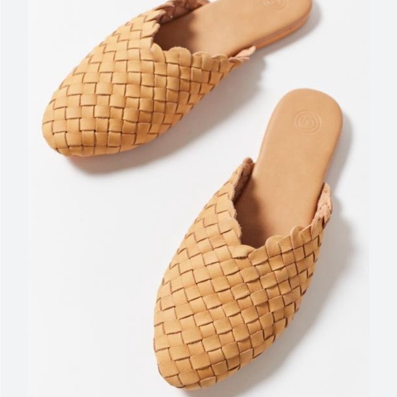 Urban Outfitters Shoes - Urban Outfitters Woven Leather Mule SZ 8